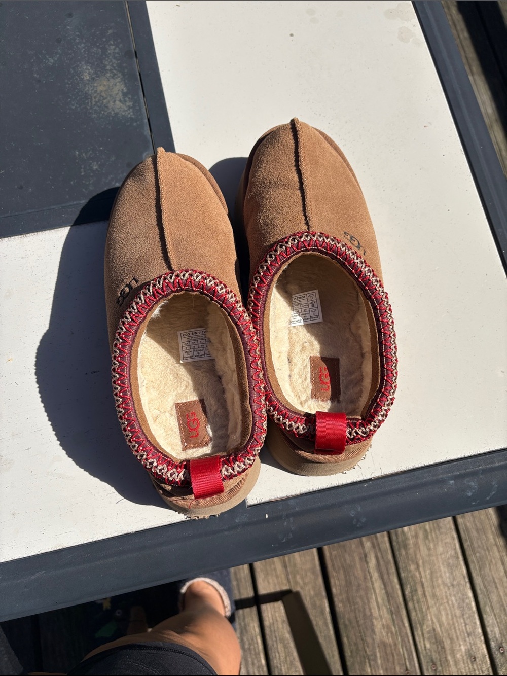 UGG Tazz II Platform Chestnut Brown Slip-On Slippers with Red Trim